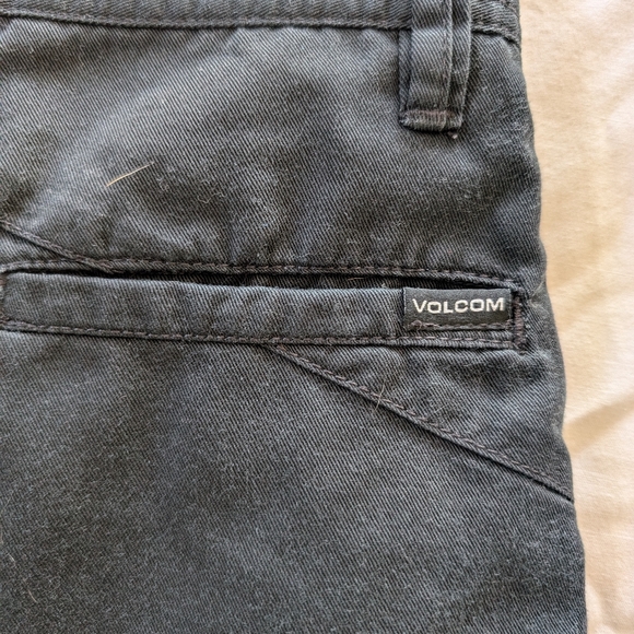Boys Volcom shorts, black, size 25 - Picture 3 of 5